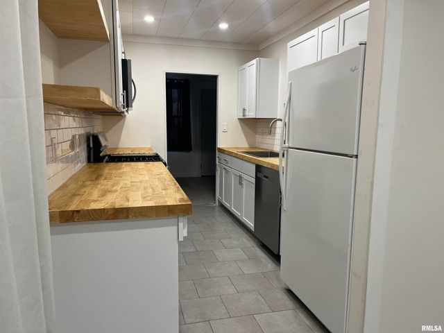 1286 W LOSEY Street, Galesburg, IL 61401