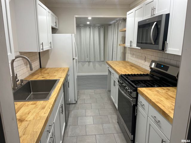 1286 W LOSEY Street, Galesburg, IL 61401