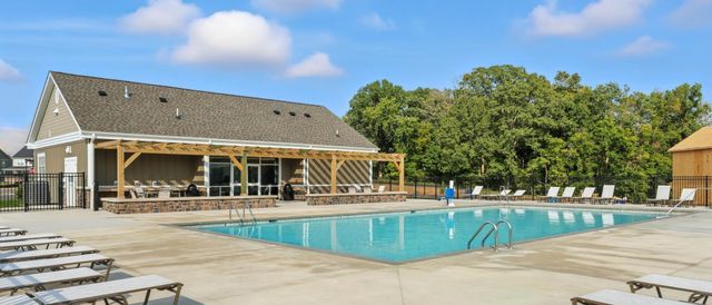 1365 English Oak Dr, Clarksville, TN 37043