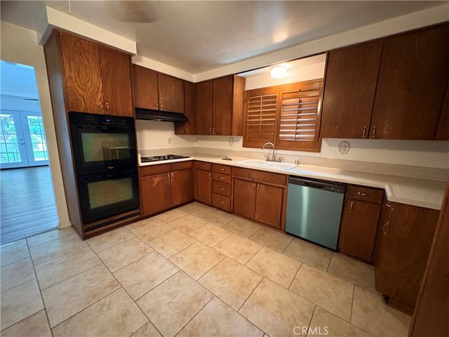 967 W 13th, Upland, CA 91786
