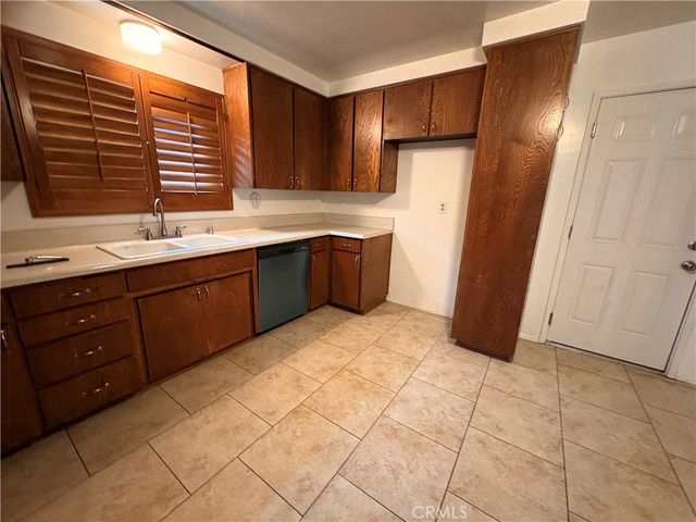 967 W 13th, Upland, CA 91786