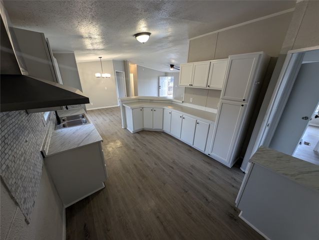 9002 Cartwright Drive, Cresson, TX 76035