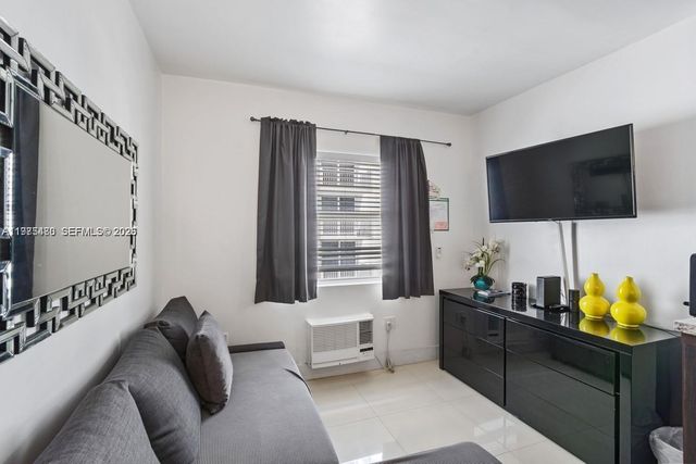 335 Ocean Dr 310, Miami Beach, FL 33139