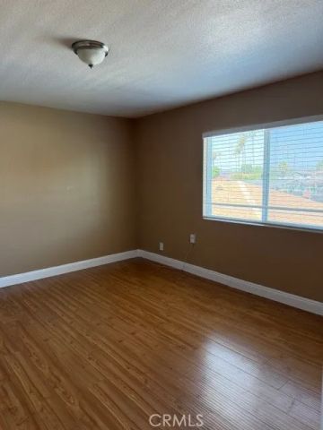 7811 S San Pedro 4, Los Angeles, CA 90003