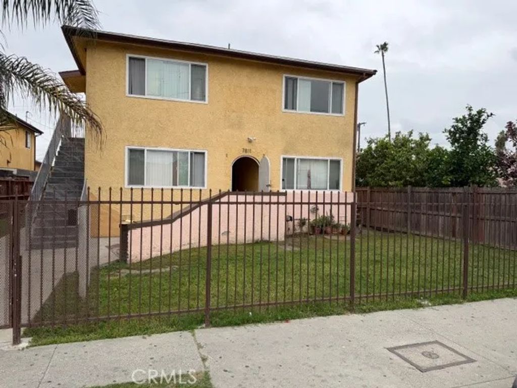 7811 S San Pedro 4, Los Angeles, CA 90003