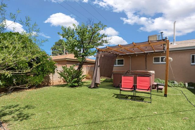 9010 Woodland Avenue NE, Albuquerque, NM 87112