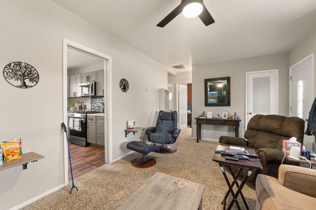 9010 Woodland Avenue NE, Albuquerque, NM 87112