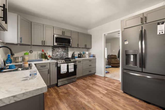 9010 Woodland Avenue NE, Albuquerque, NM 87112