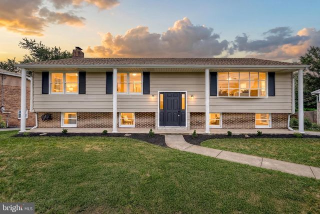 7 CRESTLINE DR, Manchester, PA 17345