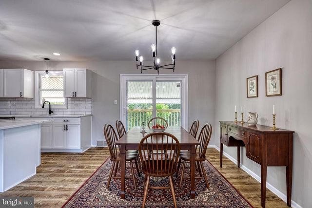 7 CRESTLINE DR, Manchester, PA 17345