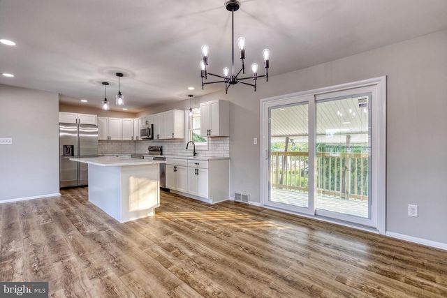 7 CRESTLINE DR, Manchester, PA 17345