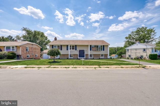 7 CRESTLINE DR, Manchester, PA 17345