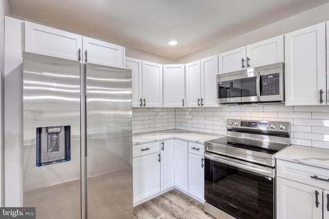7 CRESTLINE DR, Manchester, PA 17345
