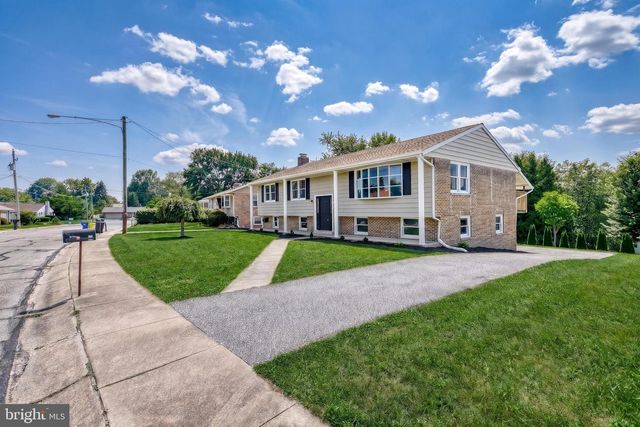 7 CRESTLINE DR, Manchester, PA 17345