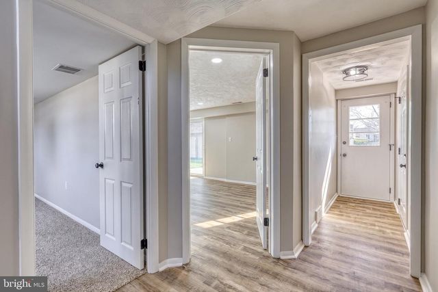 7 CRESTLINE DR, Manchester, PA 17345