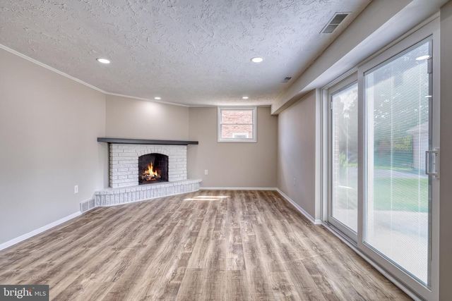 7 CRESTLINE DR, Manchester, PA 17345