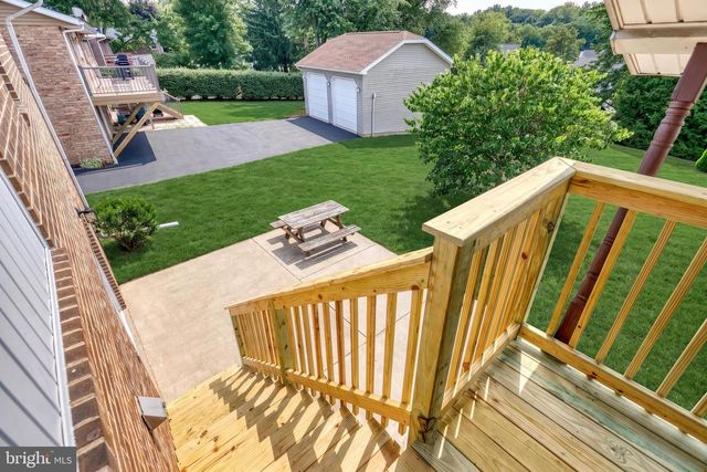 7 CRESTLINE DR, Manchester, PA 17345