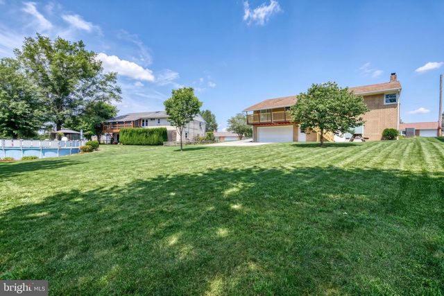 7 CRESTLINE DR, Manchester, PA 17345