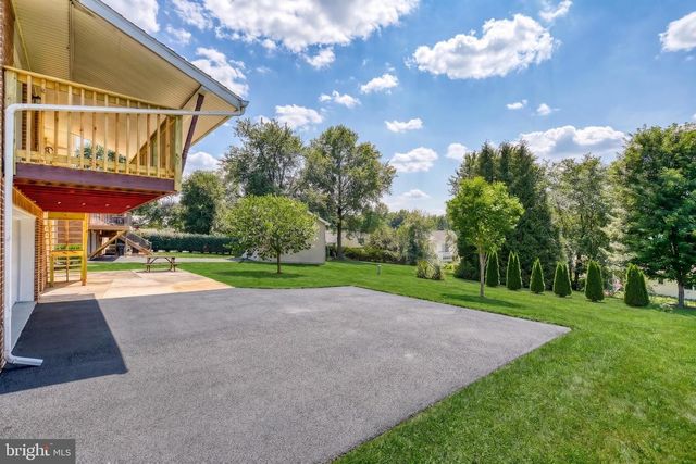 7 CRESTLINE DR, Manchester, PA 17345