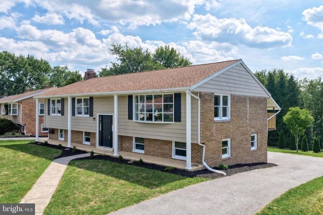 7 CRESTLINE DR, Manchester, PA 17345
