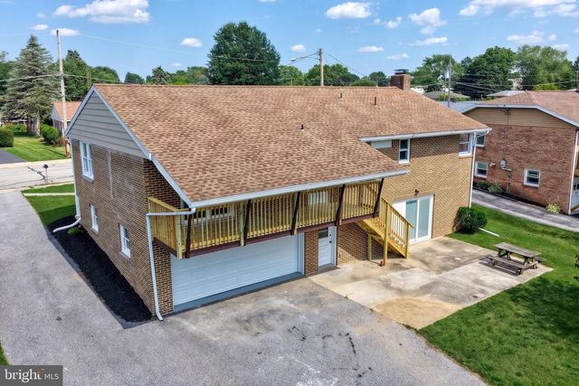 7 CRESTLINE DR, Manchester, PA 17345