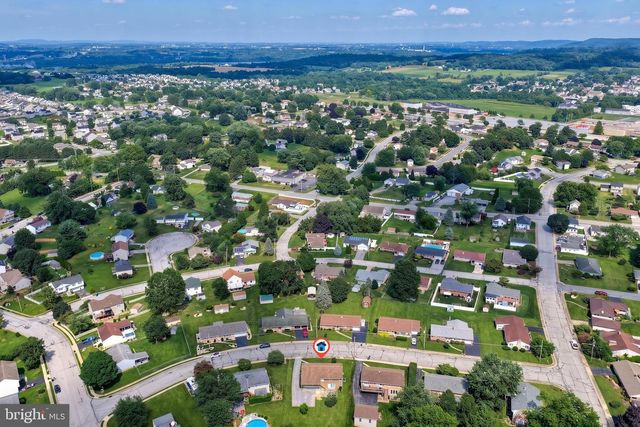 7 CRESTLINE DR, Manchester, PA 17345