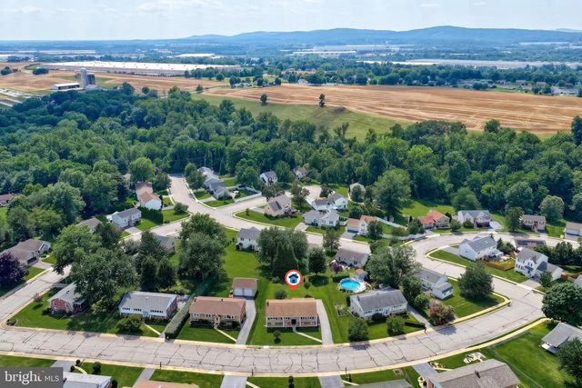 7 CRESTLINE DR, Manchester, PA 17345