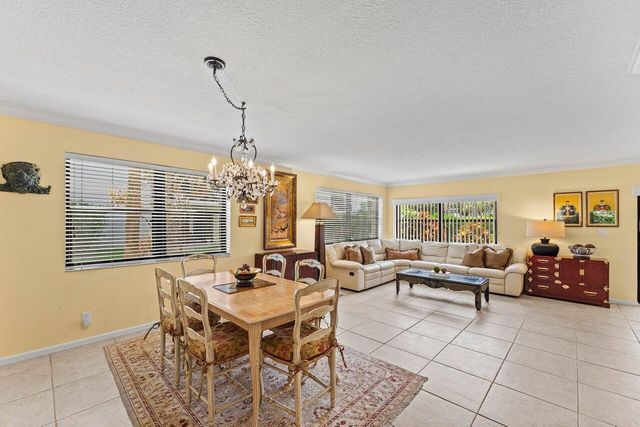 372 Golfview Road 101, North Palm Beach, FL 33408