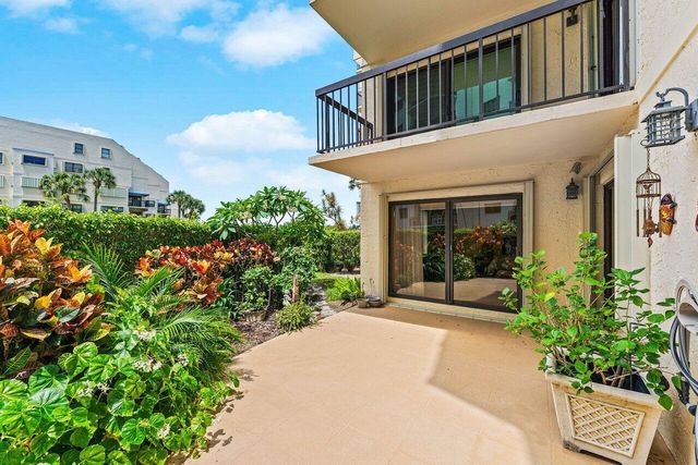 372 Golfview Road 101, North Palm Beach, FL 33408