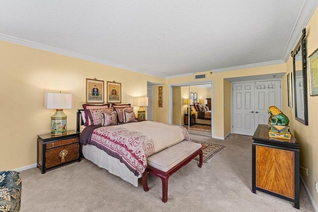 372 Golfview Road 101, North Palm Beach, FL 33408