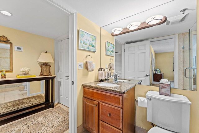 372 Golfview Road 101, North Palm Beach, FL 33408