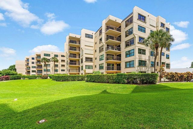 372 Golfview Road 101, North Palm Beach, FL 33408