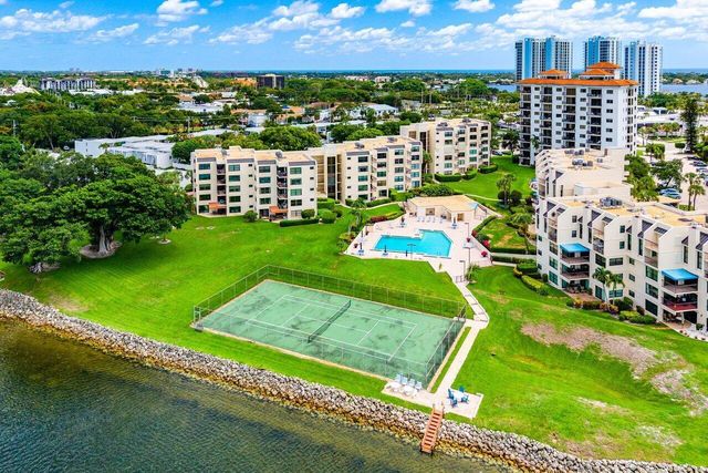 372 Golfview Road 101, North Palm Beach, FL 33408