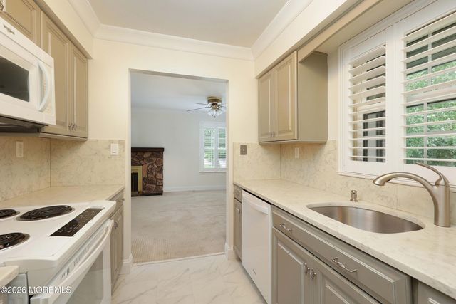 101 Wellington Place 101, Matawan, NJ 07747