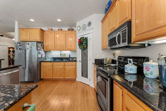 847 Three Pines Road, Grants Pass, OR 97526