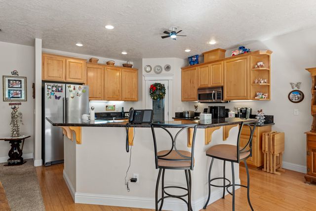 847 Three Pines Road, Grants Pass, OR 97526