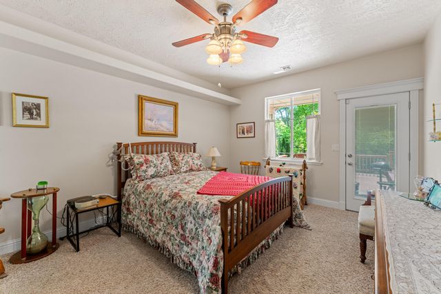 847 Three Pines Road, Grants Pass, OR 97526