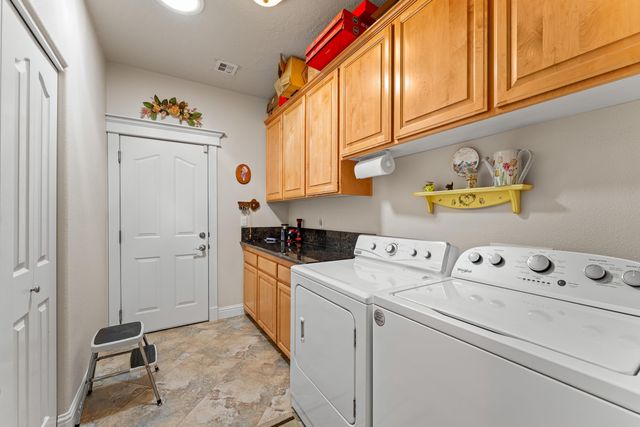847 Three Pines Road, Grants Pass, OR 97526
