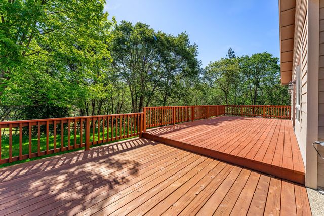 847 Three Pines Road, Grants Pass, OR 97526
