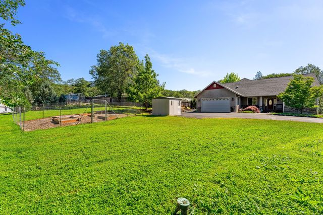 847 Three Pines Road, Grants Pass, OR 97526