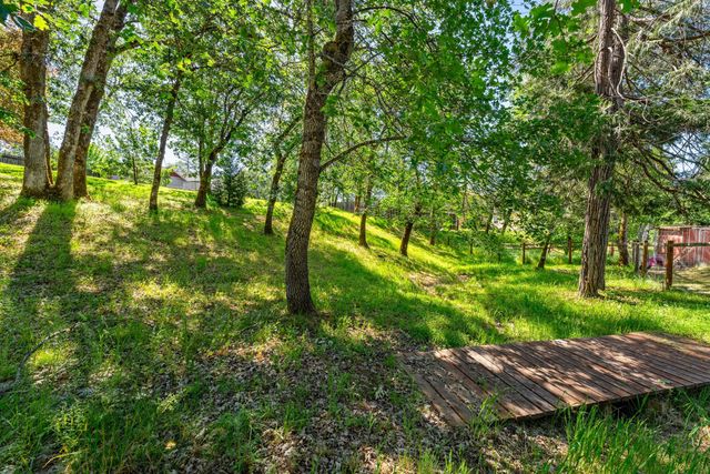 847 Three Pines Road, Grants Pass, OR 97526