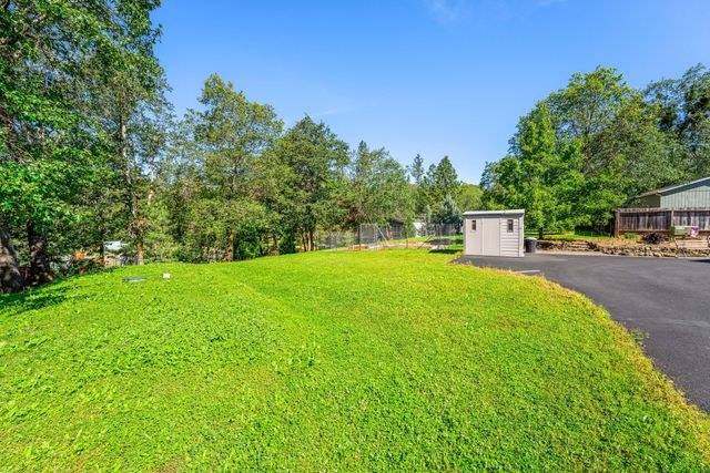 847 Three Pines Road, Grants Pass, OR 97526
