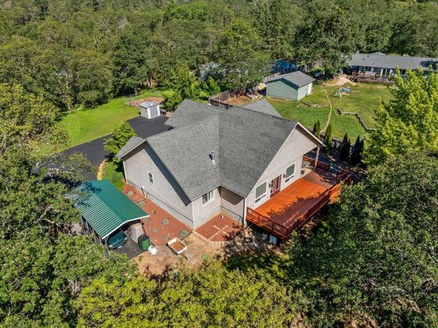 847 Three Pines Road, Grants Pass, OR 97526
