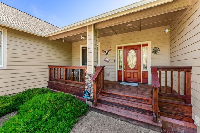 847 Three Pines Road, Grants Pass, OR 97526