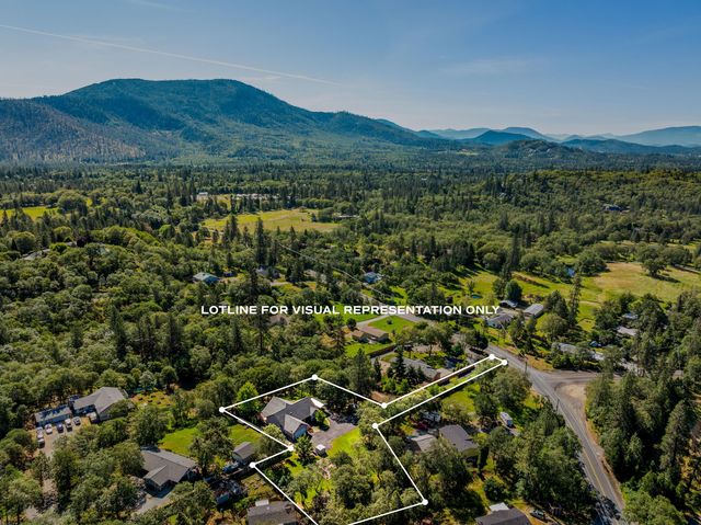 847 Three Pines Road, Grants Pass, OR 97526
