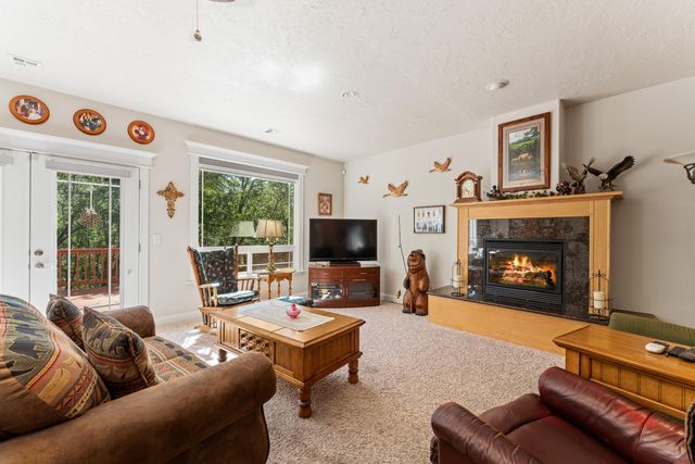 847 Three Pines Road, Grants Pass, OR 97526