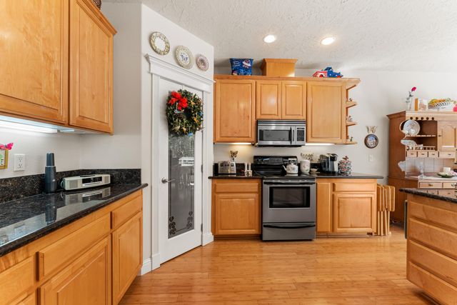 847 Three Pines Road, Grants Pass, OR 97526