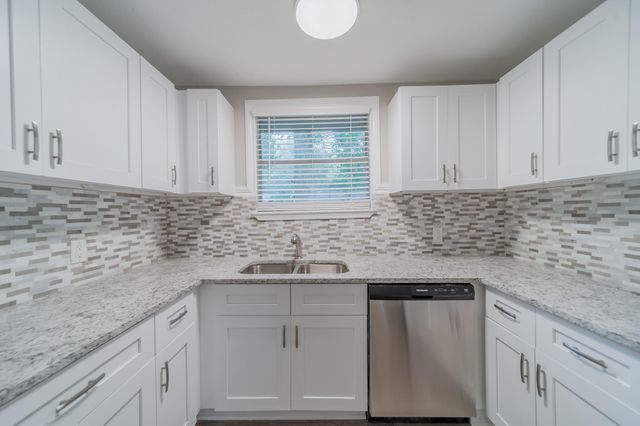 5739 Skylane Drive, Montgomery, TX 77316