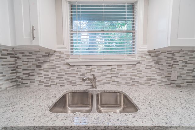 5739 Skylane Drive, Montgomery, TX 77316