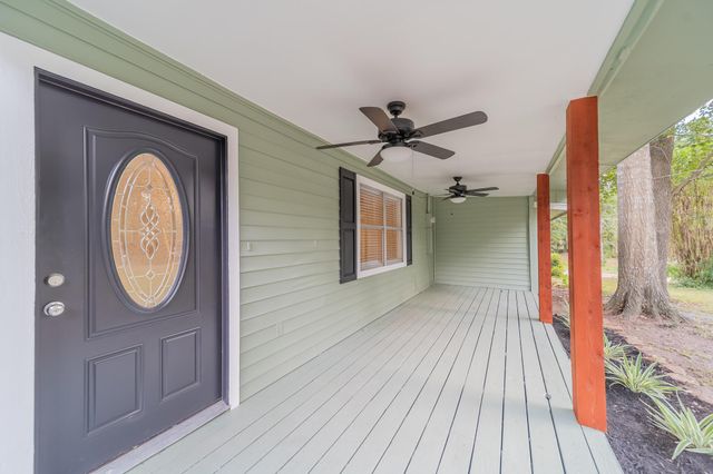 5739 Skylane Drive, Montgomery, TX 77316